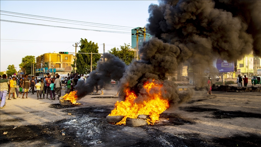 قتيل اثر  إصابته برصاص في الصدر، حسب بيان لـ"لجنة أطباء السودان"، فيما لم يصدر عن السلطات أي تعليق بهذا الخصوص - ايه ايه